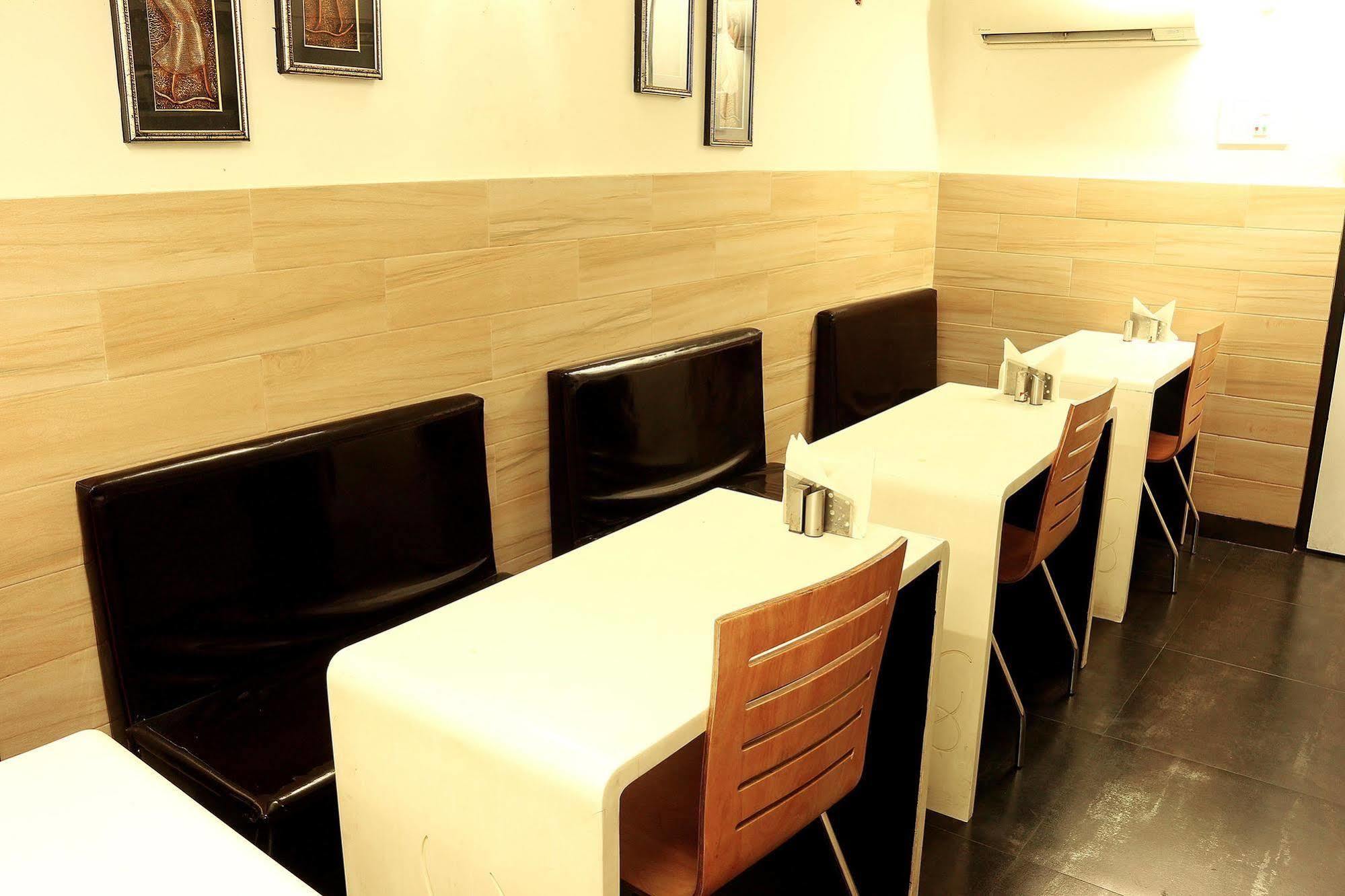Hiland Inn Kolkata Luaran gambar